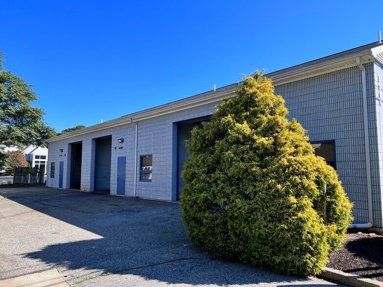More Photos Of 5800 Post Rd, East Greenwich Warehouse For Sale