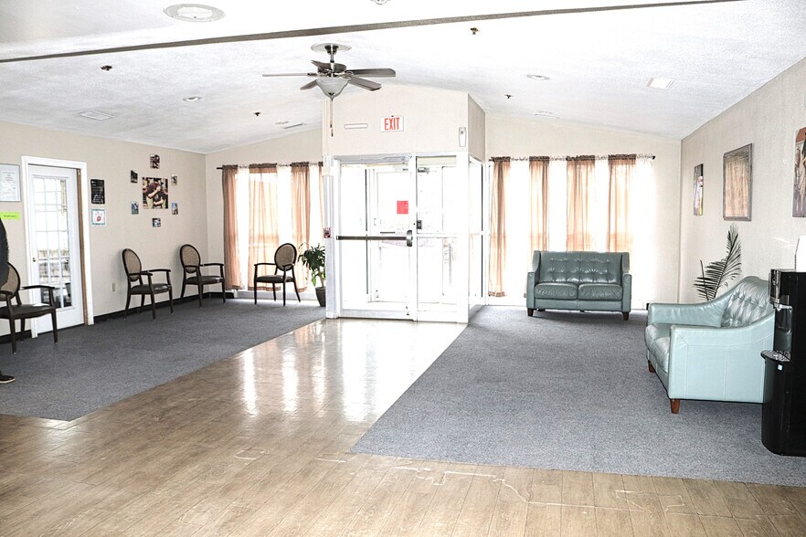 More Photos Of 202 W 3rd St, Hale Center Skilled Nursing Facility For Sale