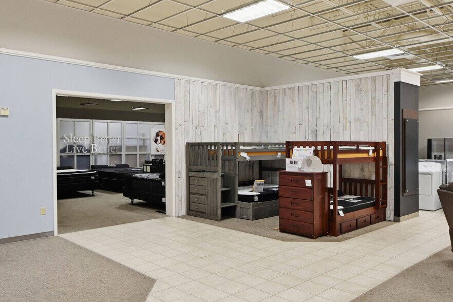 More Photos Of 1350 N Broadway Ave, Bartow Freestanding For Sale