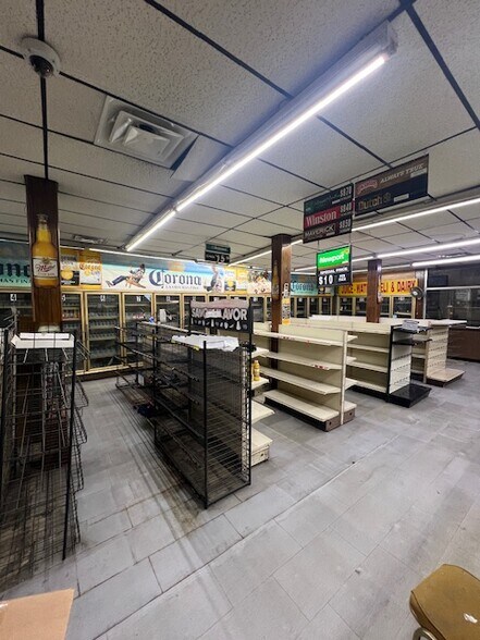 More Photos Of 13900 Meyers Rd, Detroit General Retail For Sale