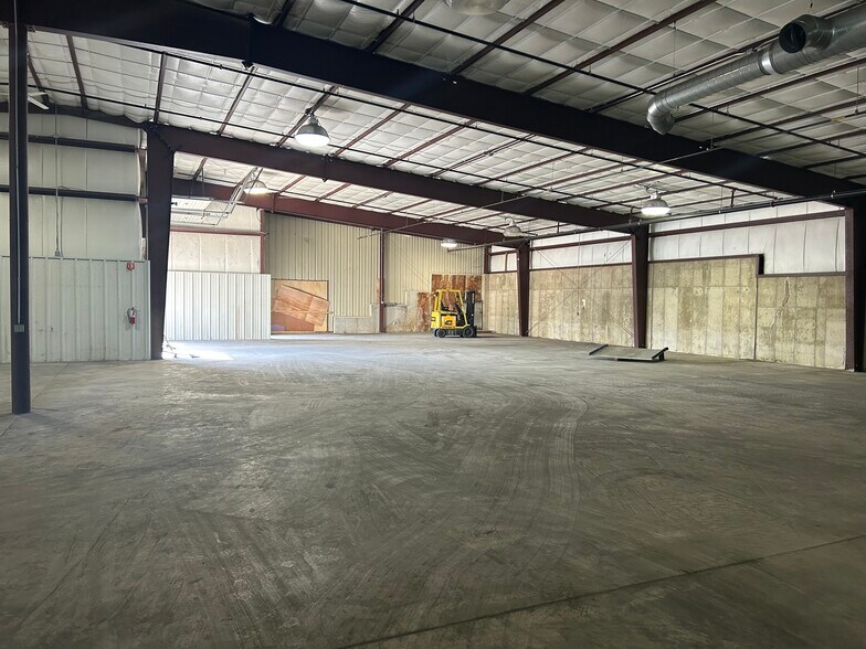 More Photos Of 814 Post Rd, Madison Warehouse For Sale