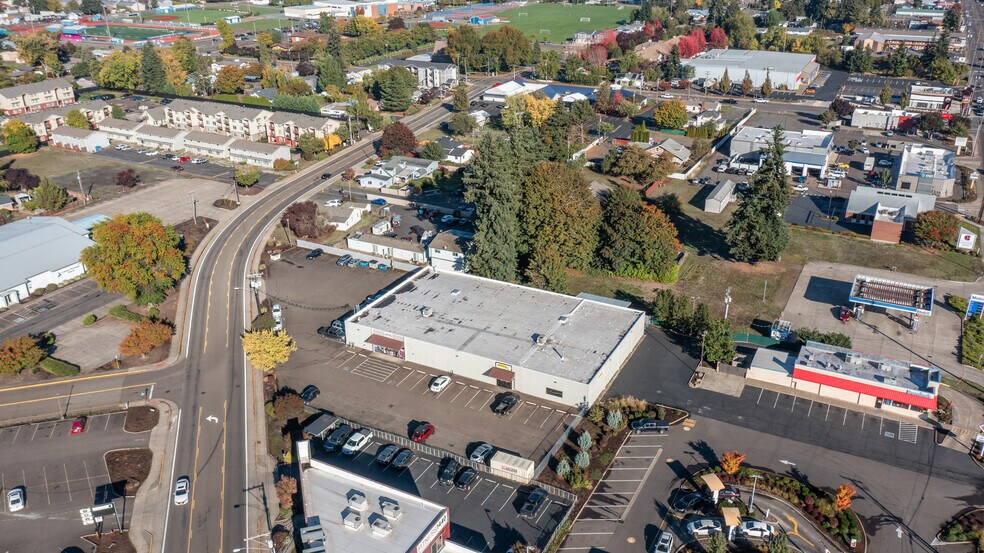 More Photos Of 2175 S Main Rd, Lebanon General Retail For Sale