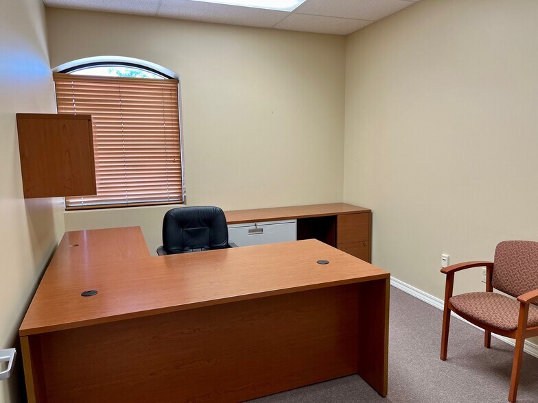 More Photos Of 201 Prospect Rd, Bloomington Storefront Retail Office For Lease