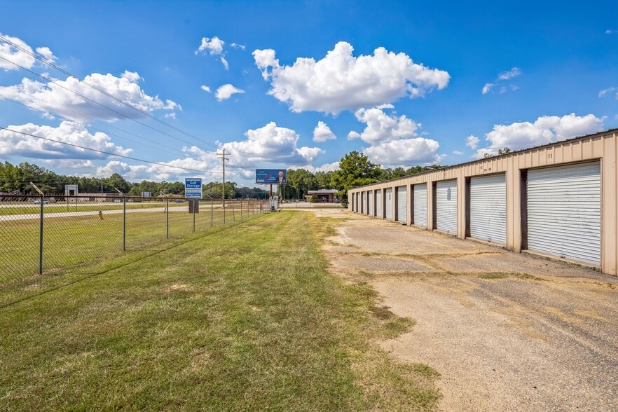 More Photos Of 557 N Pike E, Sumter Self Storage For Sale