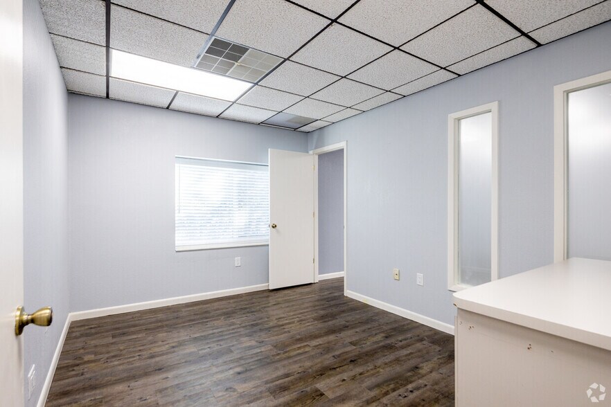 More Photos Of 1802 S Fiske Blvd, Rockledge Office For Lease