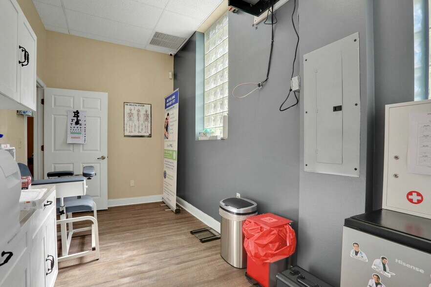 More Photos Of 12428 San Jose Blvd, Jacksonville Office For Sale