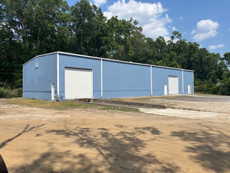 More Photos Of 131 Hanniford Dr, Charleston Warehouse For Lease