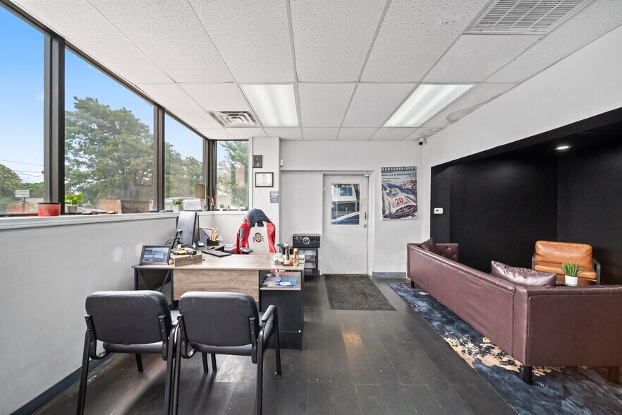 More Photos Of 5250 E Main St, Columbus Auto Dealership For Sale