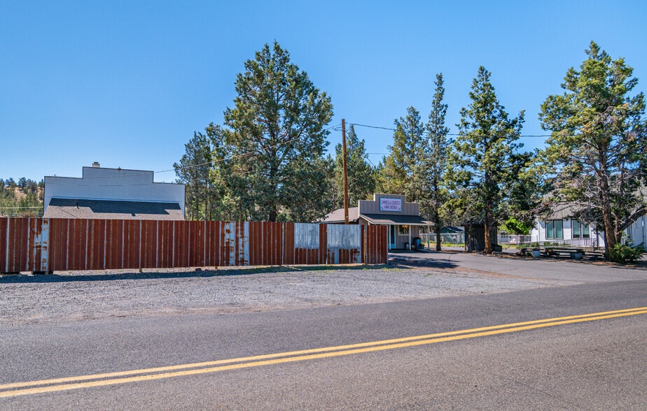 More Photos Of 64661 Bruce Ave, Bend General Retail For Sale