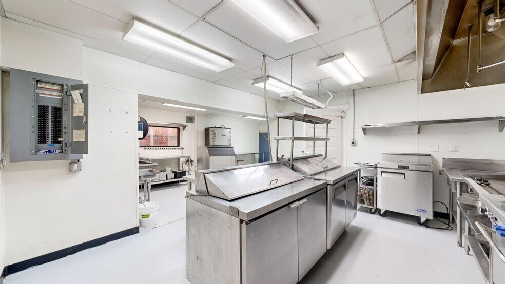 More Photos Of 160 E Main St, Lyons Restaurant For Sale