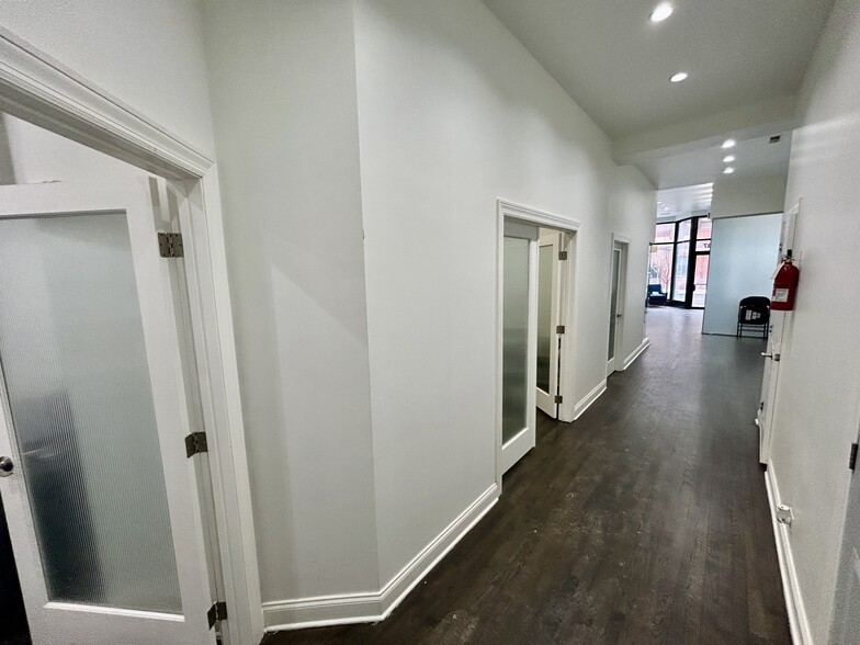 More Photos Of 2117 W Grand Ave, Chicago Light Manufacturing For Lease