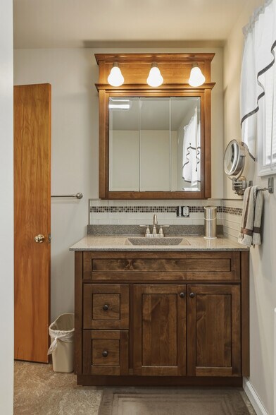 More Photos Of 24 Water St, Hammondsport Hotel For Sale