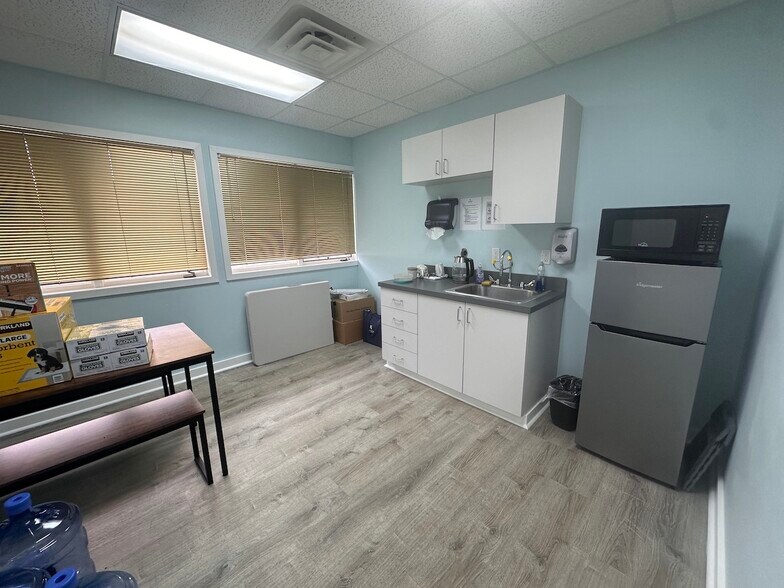 More Photos Of 1621 44th St SW, Grand Rapids Medical For Sale