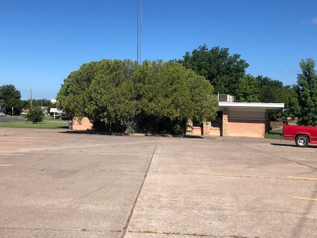 More Photos Of 801-809 NW Pershing Dr, Lawton Medical For Sale