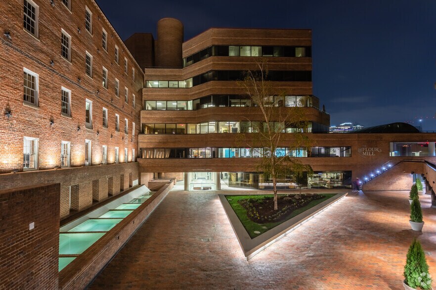 More Photos Of 1000 Potomac St NW, Washington Office For Lease