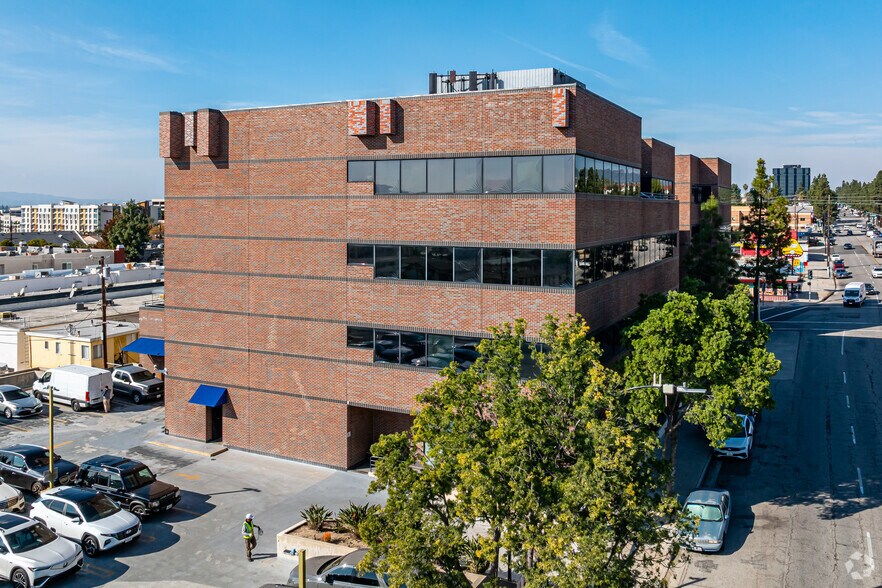More Photos Of 601 S Glenoaks Blvd, Burbank Office For Lease