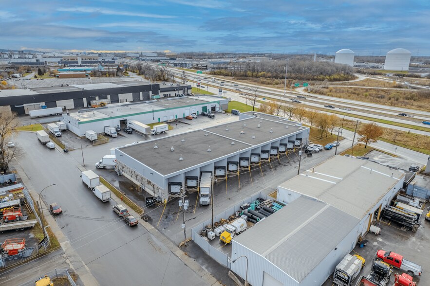 More Photos Of 13150 Boul Métropolitain E, Montréal Distribution For Sale