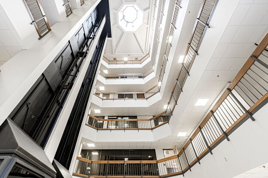 More Photos Of 3636 S Sherwood Forest Blvd, Baton Rouge Office For Lease