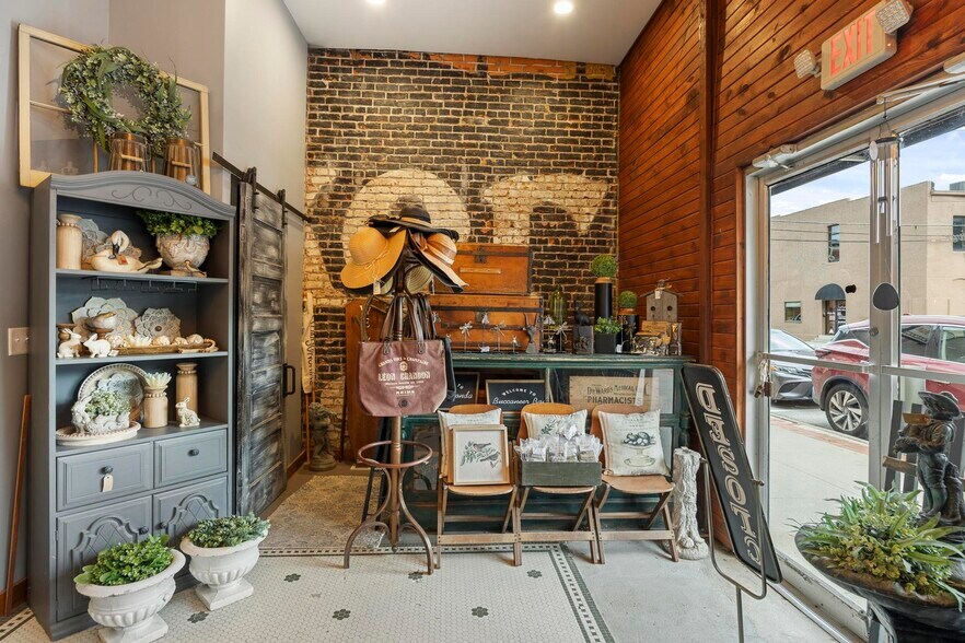 More Photos Of 128 S 6th St, Plattsmouth Storefront Retail Residential For Sale