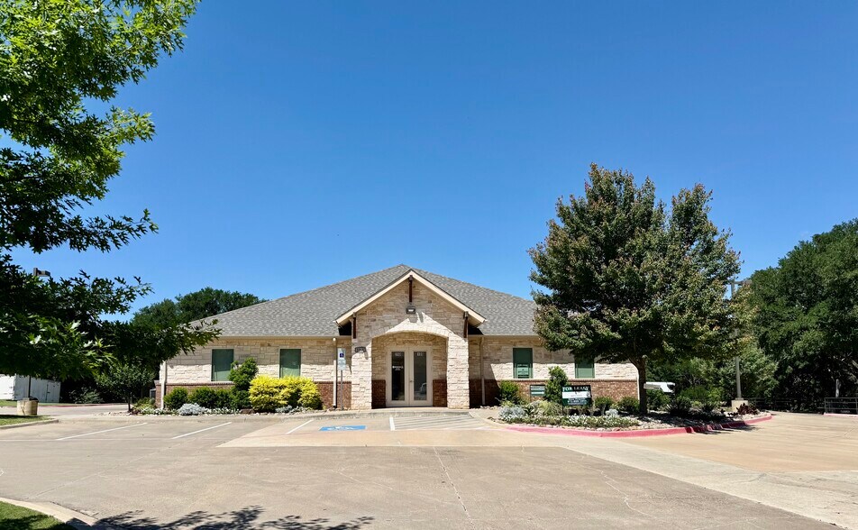 More Photos Of 2260 Highland Village Rd, Highland Village Office For Lease