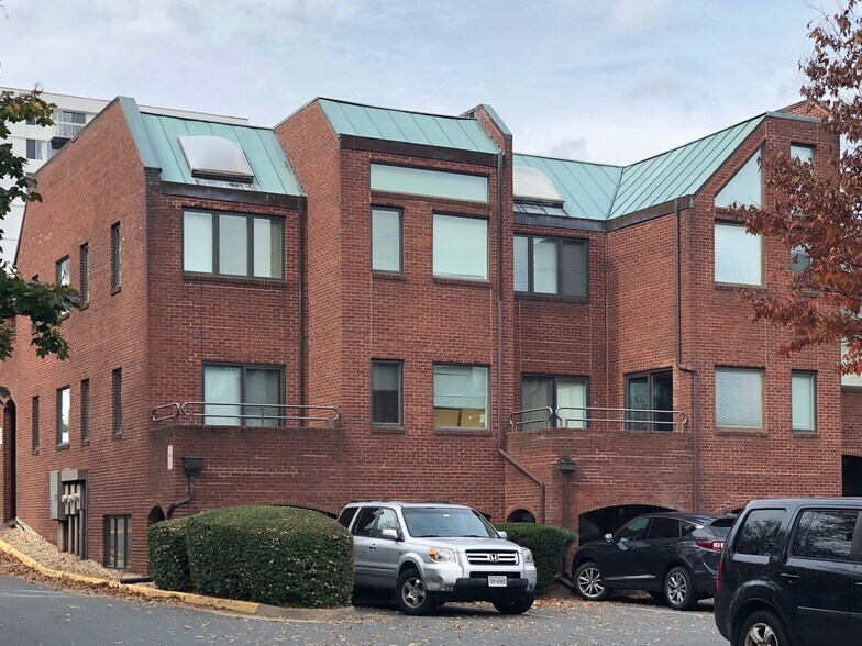 More Photos Of 6756 Old McLean Village Dr, McLean Loft Creative Space For Sale