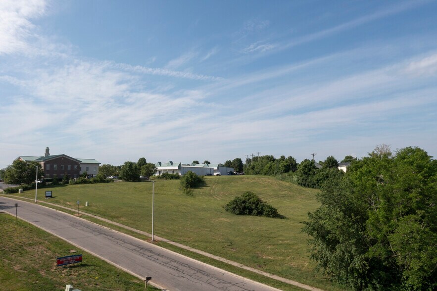 More Photos Of 529 Bullion Blvd, Winchester Land For Sale