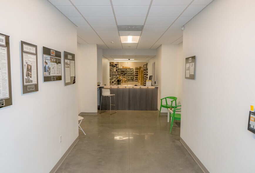 More Photos Of 1060 Goodrich Ave, Sarasota Warehouse For Sale