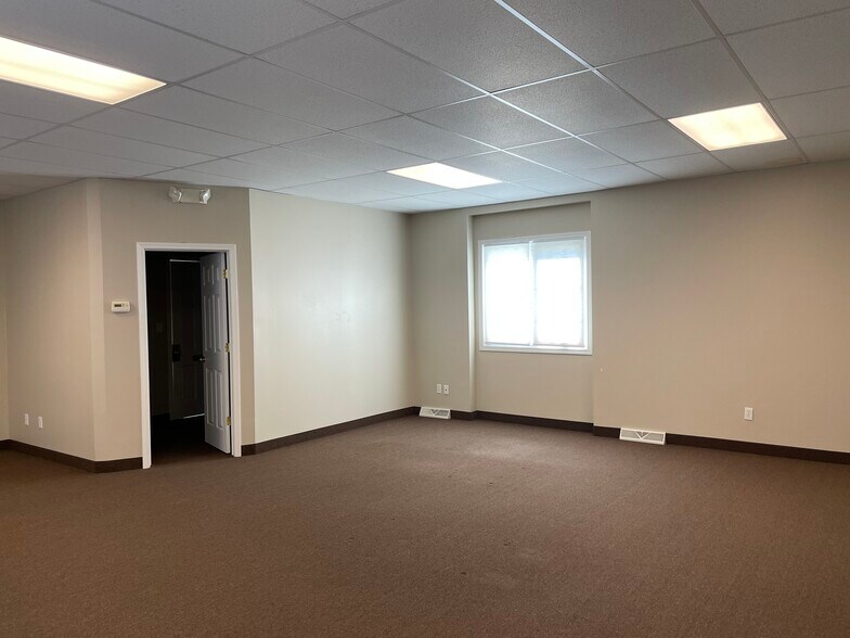 More Photos Of 1701 Mentor Ave, Painesville Medical For Lease