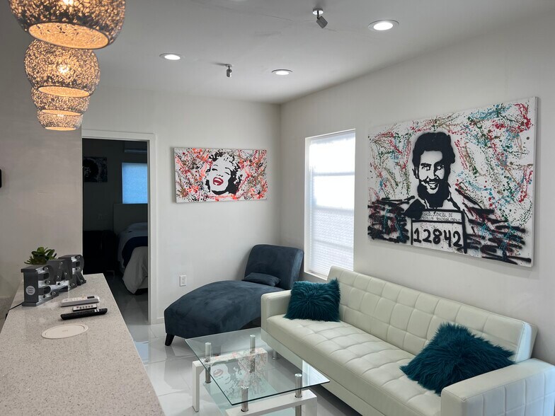 More Photos Of 1829 Fillmore St, Hollywood Hotel For Sale