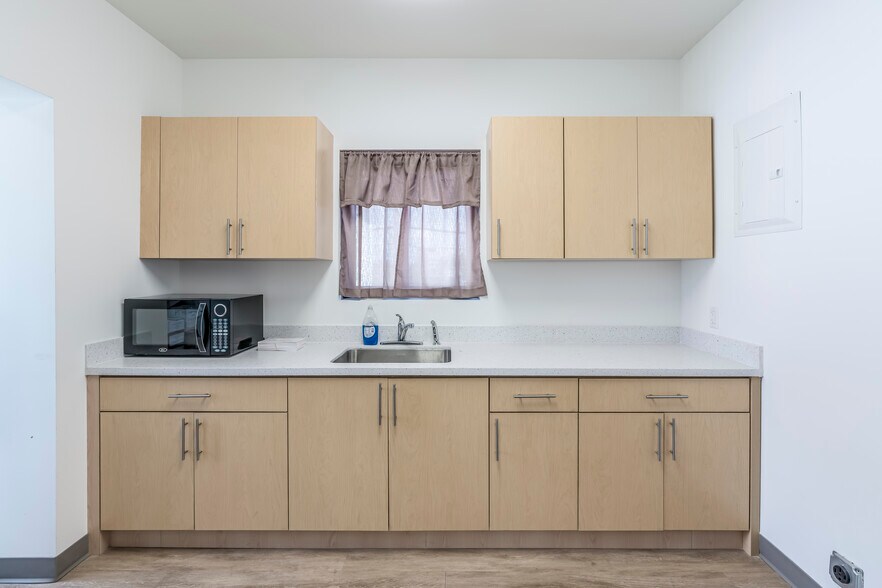 More Photos Of 1014 N Dixie Hwy, Lake Worth Beach Loft Creative Space For Sale