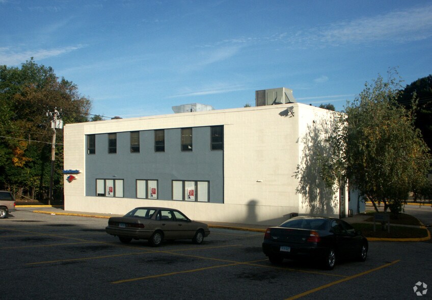 More Photos Of 992 Cooke St, Waterbury Office For Lease