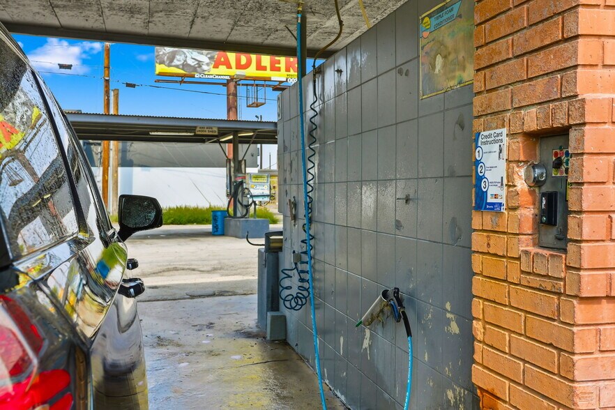 More Photos Of 2703 Vance Jackson Rd, San Antonio Carwash For Sale