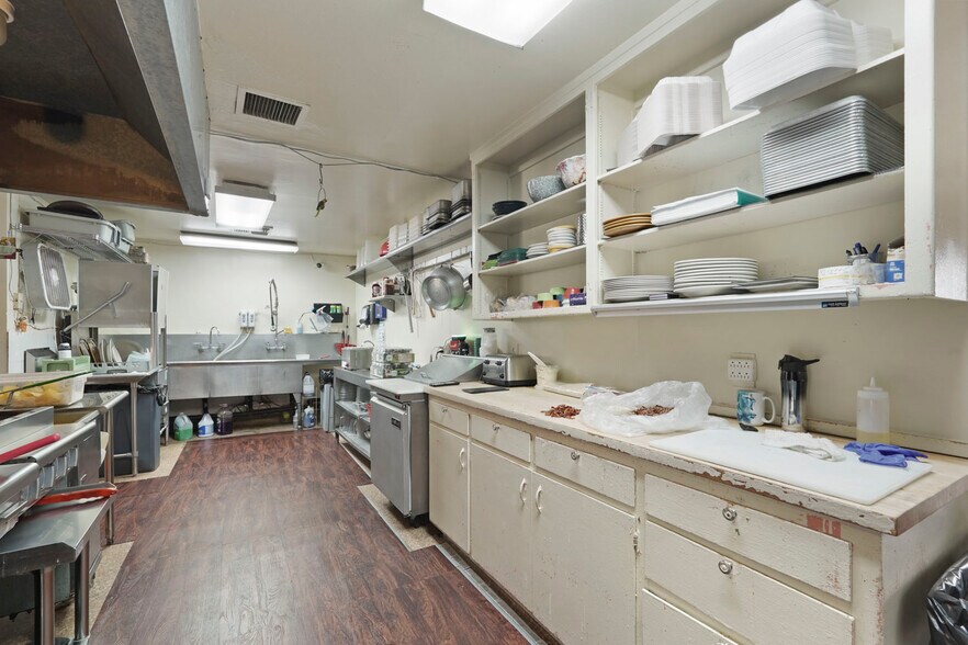 More Photos Of 14144 Market St, Walnut Grove Storefront For Sale