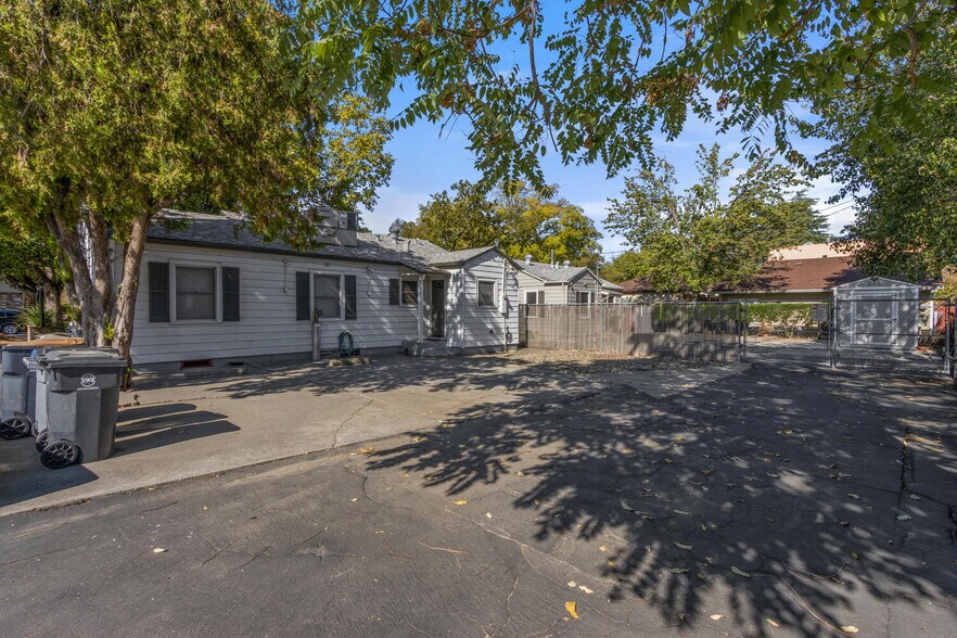 More Photos Of 724 G St, Davis Office For Sale
