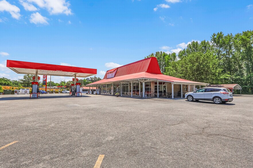 More Photos Of 500 Buff Blvd, Summerton General Retail For Sale