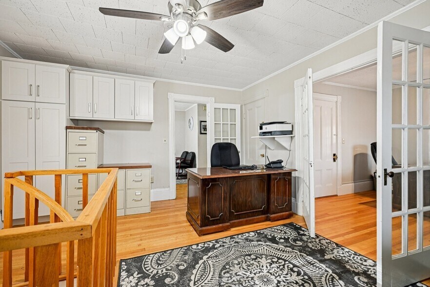 More Photos Of 327 Central St, Saugus Office For Sale