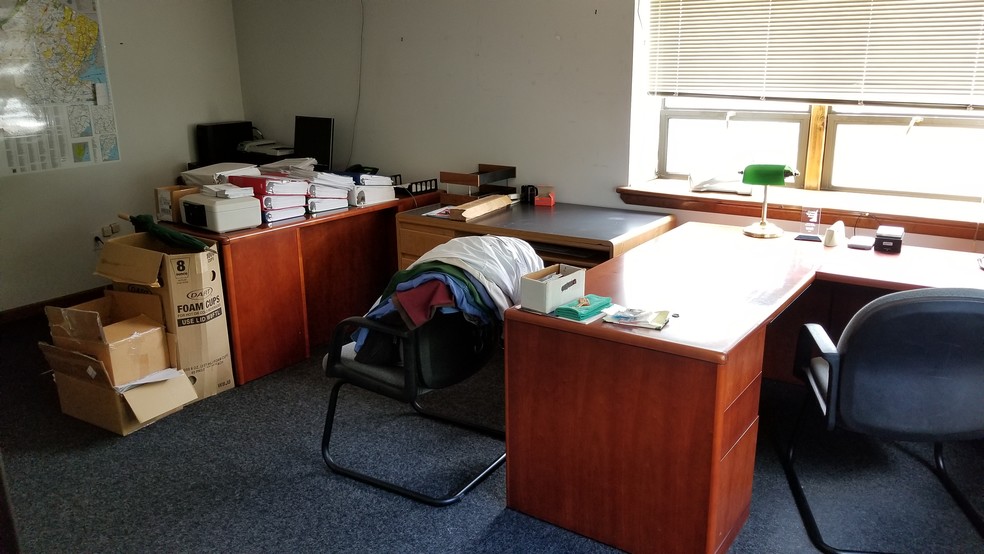 More Photos Of 71 Love Ln, Netcong Warehouse For Lease