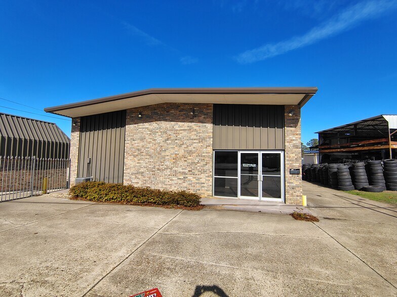 More Photos Of 915 E Georgia Ave, Ruston Warehouse For Lease