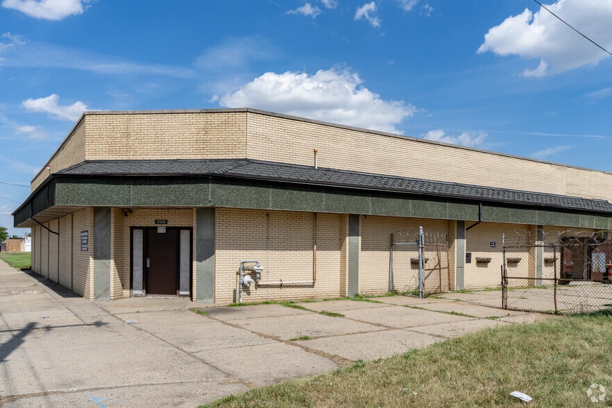More Photos Of 17910 Van Dyke St, Detroit Manufacturing For Sale