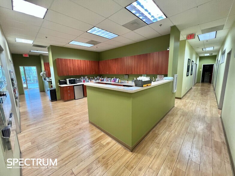 More Photos Of 21060 Centre Pointe Pky, Santa Clarita Medical For Lease