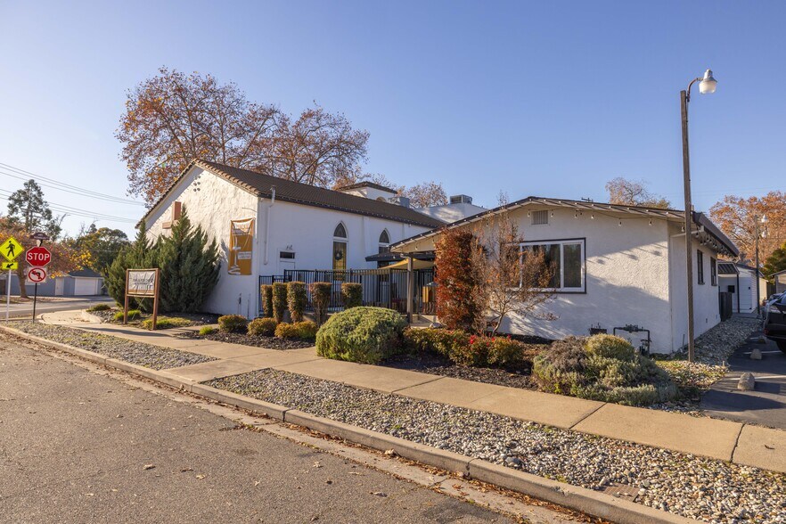 More Photos Of 628 Royer St, Roseville Schools For Lease