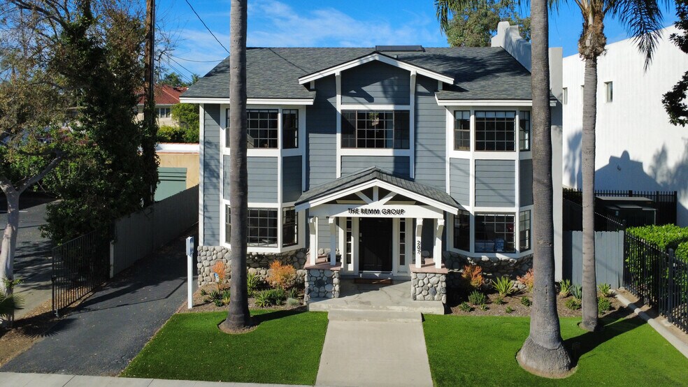 Primary Photo Of 207 W 20th St, Santa Ana Office For Sale