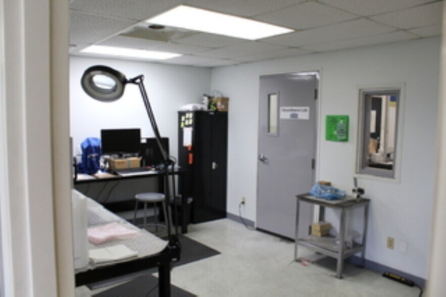 More Photos Of 807 Prospect Ave, Osceola Manufacturing For Sale