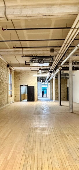 More Photos Of 52 Albert St, Winnipeg Apartments For Lease