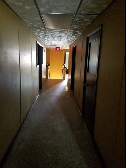 More Photos Of 1817 Washington St, Two Rivers Office Residential For Sale