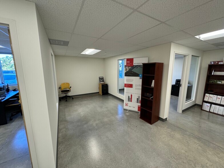 More Photos Of 8565 W 44th Ave, Hialeah Warehouse For Lease