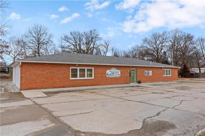 Primary Photo Of 306 Wollard Blvd, Richmond Freestanding For Sale