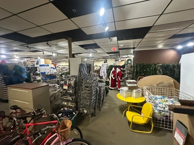 More Photos Of 2331 Union Rd, Cheektowaga Freestanding For Sale