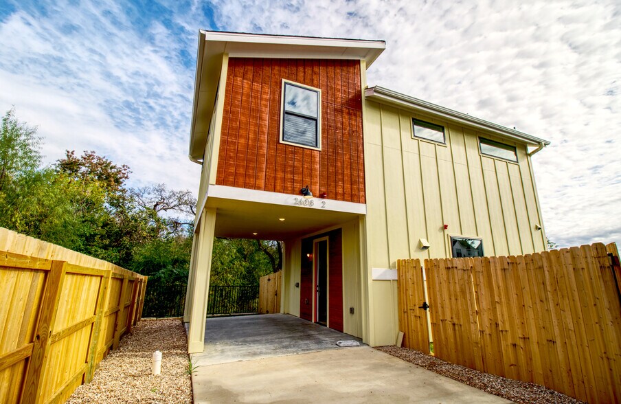 More Photos Of 2608 Bristol Dr, Austin Multifamily For Sale