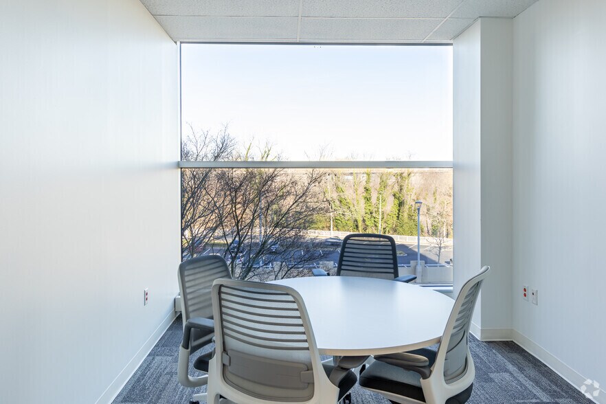 More Photos Of 901 Semmes Ave, Richmond Office For Lease